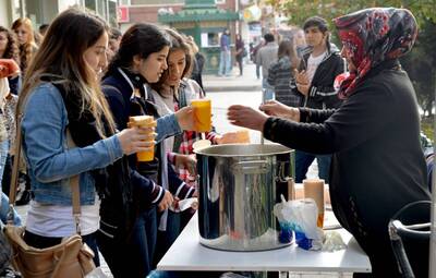 ÖĞRENCİLERİN SABAH ÇORBASI TEPEBAŞI'NDAN